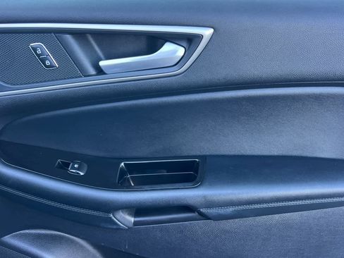 Used 2020 Ford Edge SEL image 19
