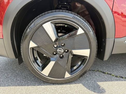 Certified 2025 Nissan Kicks SR FWD image 13