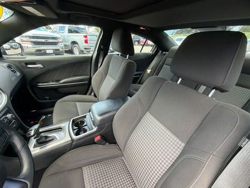 Used 2022 Dodge Charger SXT w/ Driver Convenience Group AWD/4WD image 12