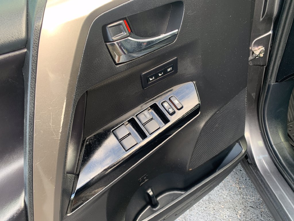 Used 2018 Toyota RAV4 Limited w/ All Weather Liner Package FWD image 19