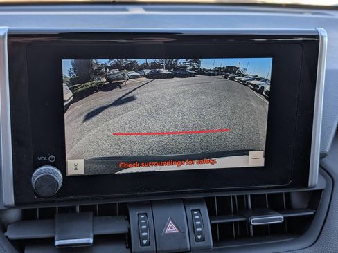 Used 2023 Toyota RAV4 XLE Premium image 20