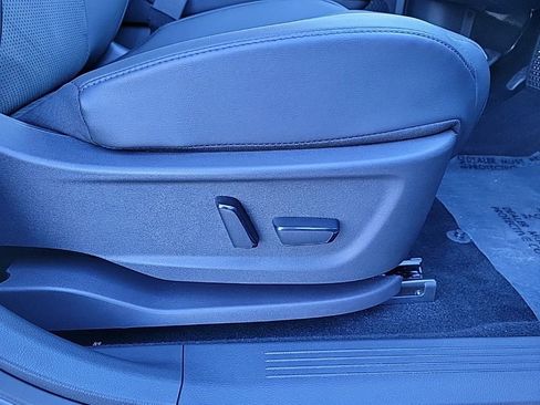 Used 2023 Nissan Ariya FWD image 17