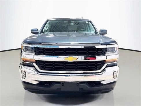 Used 2018 Chevrolet Silverado 1500 LT w/ LT Eassist Package image 3