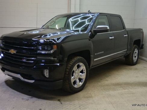 Used 2017 Chevrolet Silverado 1500 LTZ Z71 w/ LTZ Plus Package image 2