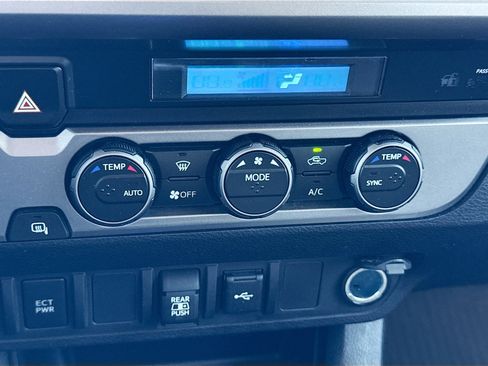 Used 2022 Toyota Tacoma SR5 image 31