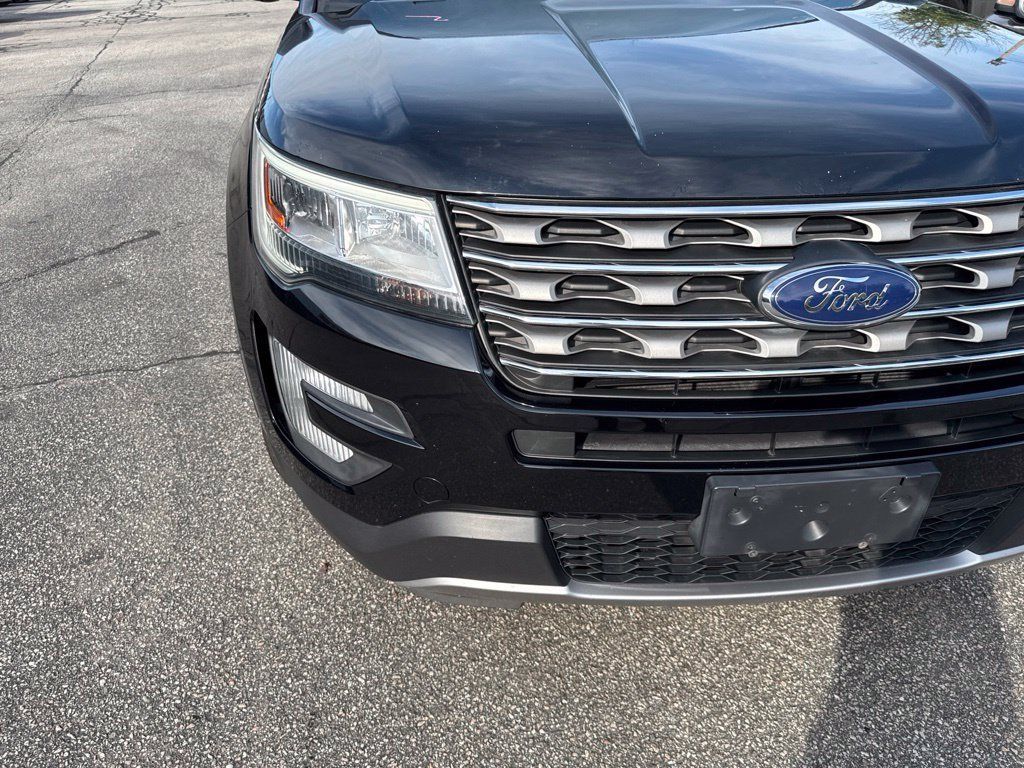 Used 2017 Ford Explorer XLT AWD/4WD image 17