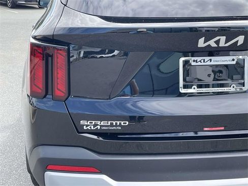 New 2026 Kia Sorento LX image 10