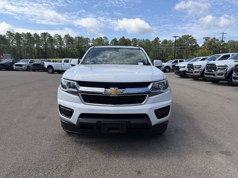 Used 2019 Chevrolet Colorado W/T w/ Custom Special Edition RWD image 2