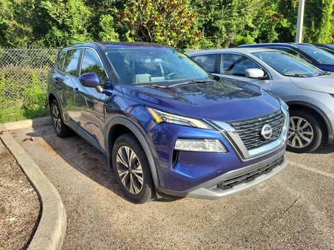 Certified 2023 Nissan Rogue SV FWD image 2