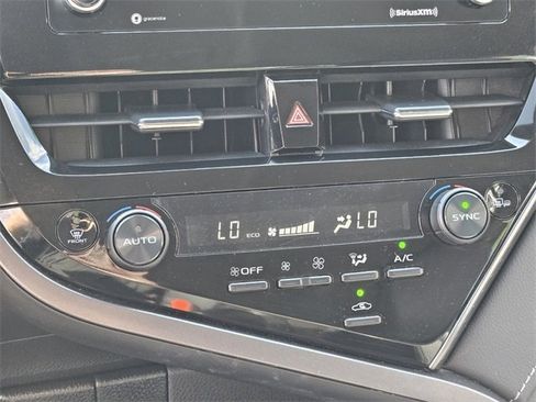 Used 2024 Toyota Camry SE image 28