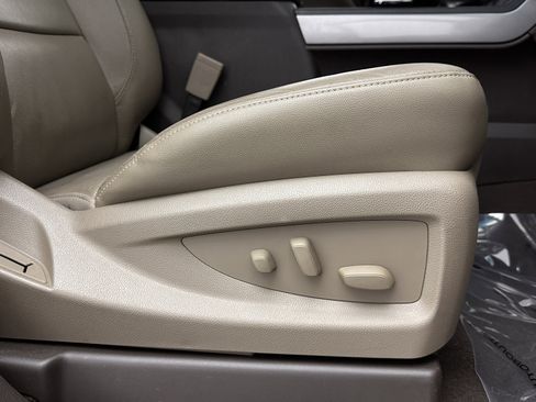 Used 2018 Chevrolet Silverado 1500 LTZ Z71 image 34