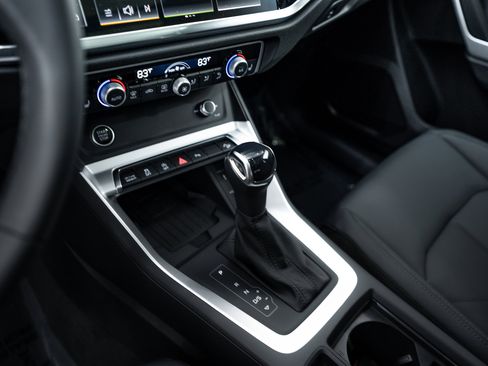 New 2025 Audi Q3 2.0T Premium image 10