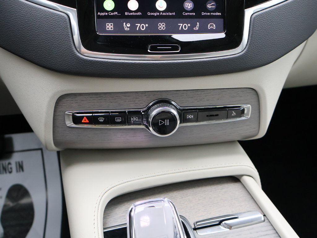 Used 2025 Volvo XC90 B6 Ultra w/ Protection Package Premier AWD/4WD image 27