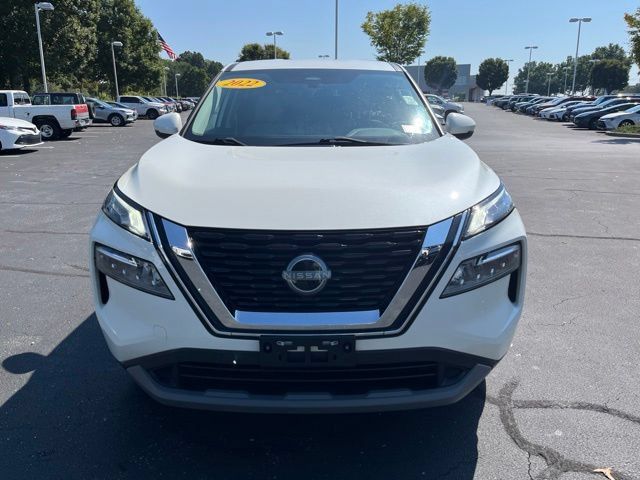 Used 2022 Nissan Rogue SV AWD/4WD image 2