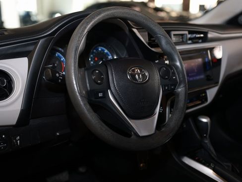Used 2019 Toyota Corolla LE image 23