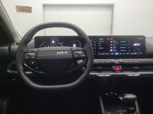 Used 2025 Kia K4 EX FWD image 22