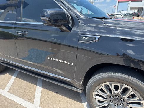 Used 2024 GMC Yukon Denali Ultimate AWD/4WD image 5