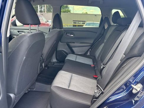 Used 2025 Nissan Rogue SV FWD image 12