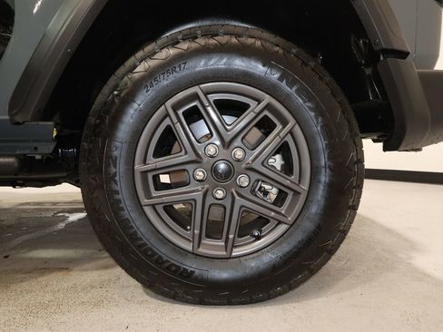 Used 2025 Jeep Wrangler Sport AWD/4WD image 29