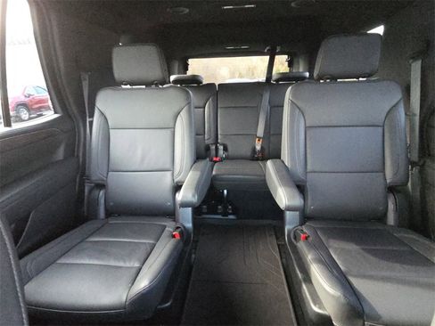 Used 2024 Chevrolet Tahoe Z71 w/ Luxury Package image 25