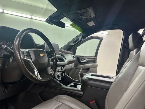 Used 2021 Chevrolet Suburban LT AWD/4WD image 36