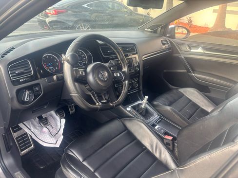 Used 2016 Volkswagen Golf 4-Door image 4