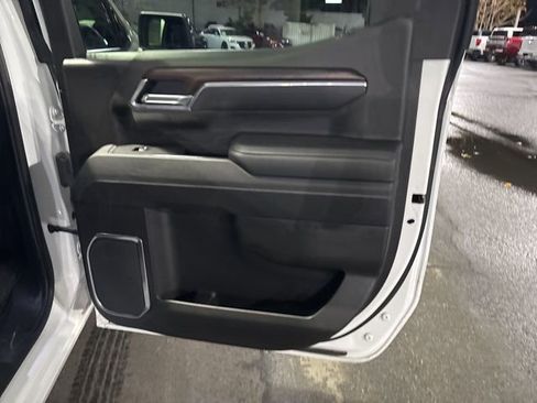 Used 2025 GMC Sierra 1500 SLT image 28