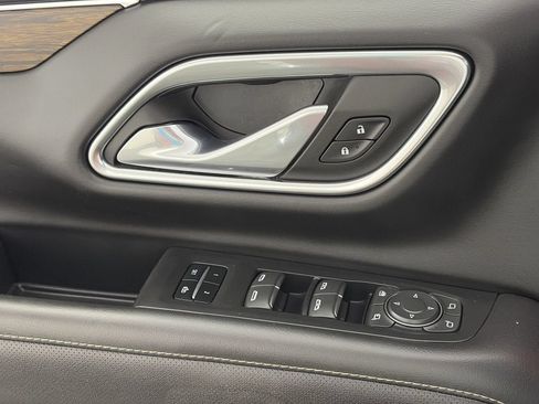 Used 2023 Chevrolet Tahoe Premier AWD/4WD image 18
