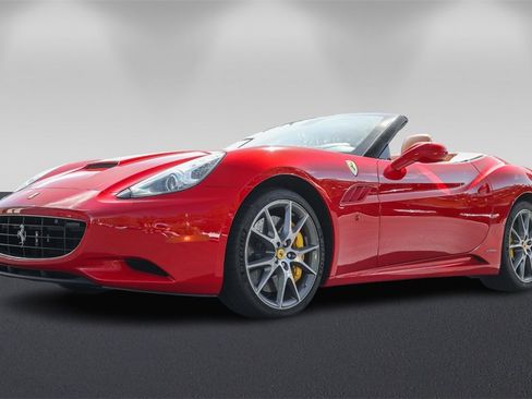 Certified 2014 Ferrari California image 7