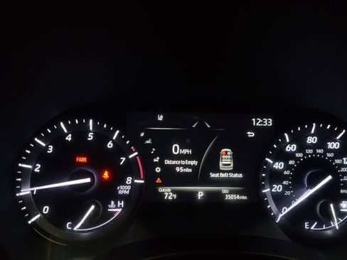 Used 2021 Toyota Highlander XLE image 23