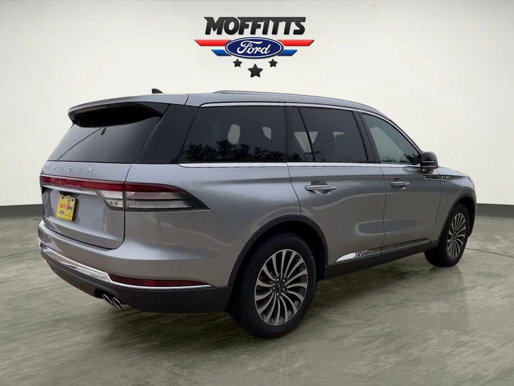 Used 2023 Lincoln Aviator Reserve AWD/4WD image 5