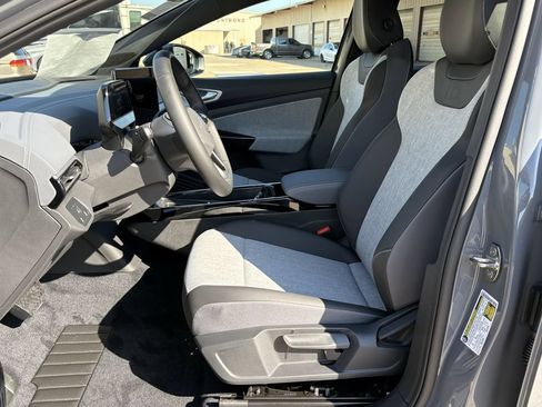 Used 2025 Volkswagen ID.4 Pro RWD image 12