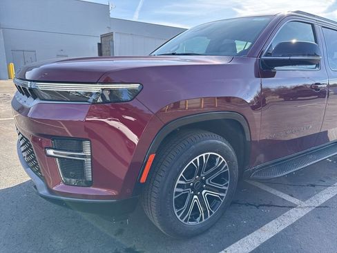 New 2026 Jeep Grand Wagoneer L 4WD w/ HD Trailer Tow Package image 10