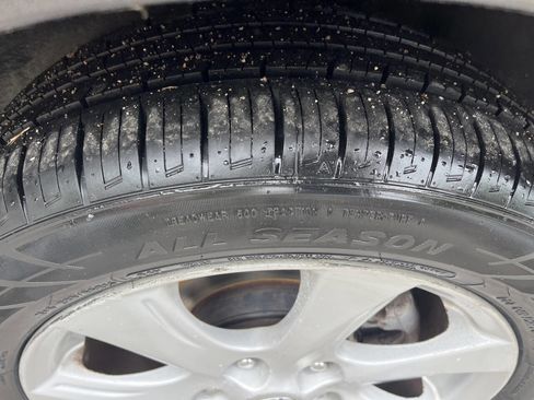 Used 2010 MAZDA MAZDA3 i Touring image 10