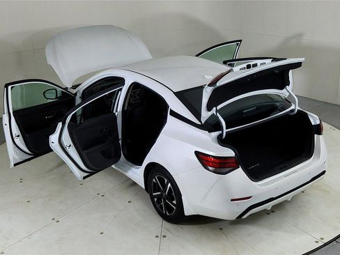 Used 2024 Nissan Sentra SV image 27