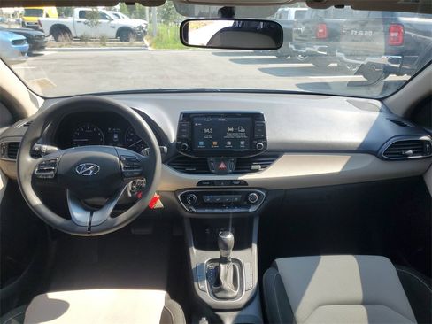 Used 2020 Hyundai Elantra GT image 24