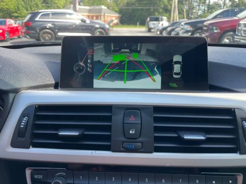 Used 2016 BMW 320i xDrive Sedan w/ Driver Assistance Package AWD/4WD image 16
