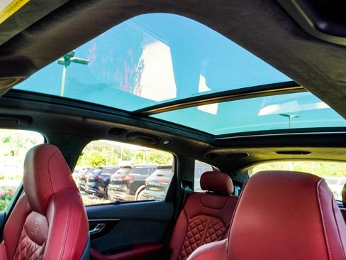 Used 2023 Audi SQ7 Prestige AWD/4WD image 41