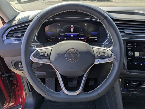 Certified 2023 Volkswagen Tiguan SE image 13