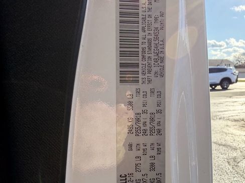 Used 2017 Jeep Wrangler Unlimited Sahara w/ Connectivity Group image 28