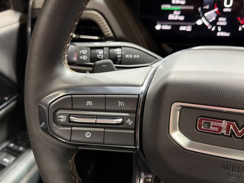 Used 2025 GMC Yukon AT4 AWD/4WD image 28