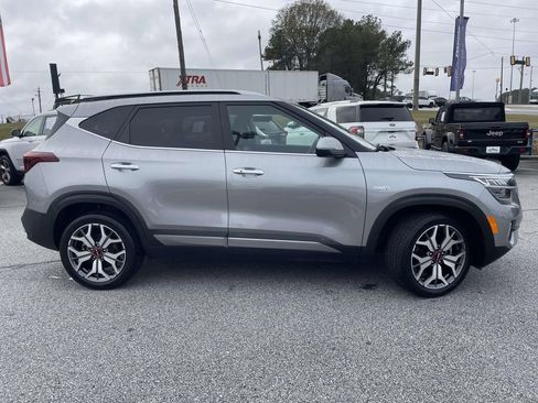 Used 2023 Kia Seltos SX image 2