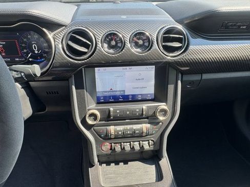 Used 2022 Ford Mustang Shelby GT500 w/ Technology Package RWD image 18