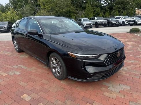 Used 2024 Honda Accord EX image 19
