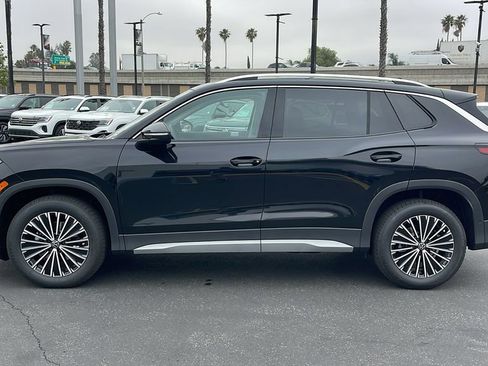 Certified 2025 Volkswagen Tiguan S FWD image 12