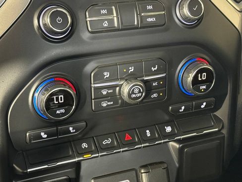 Used 2021 Chevrolet Silverado 1500 LT AWD/4WD image 21