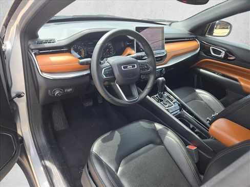 Used 2024 Jeep Compass Limited AWD/4WD image 10