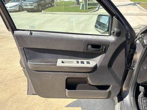 Used 2011 Ford Escape XLT image 20