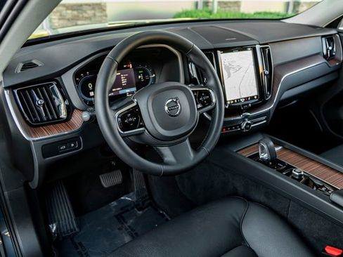 Used 2024 Volvo XC60 T8 Plus w/ Climate Package image 15