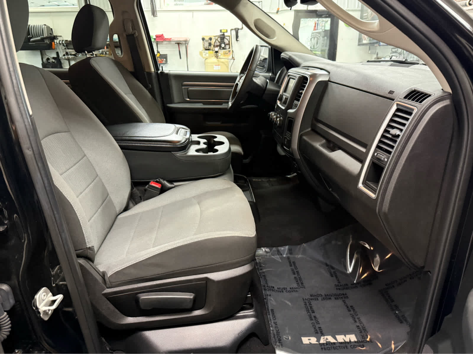Used 2023 RAM 1500 Classic SLT AWD/4WD image 26
